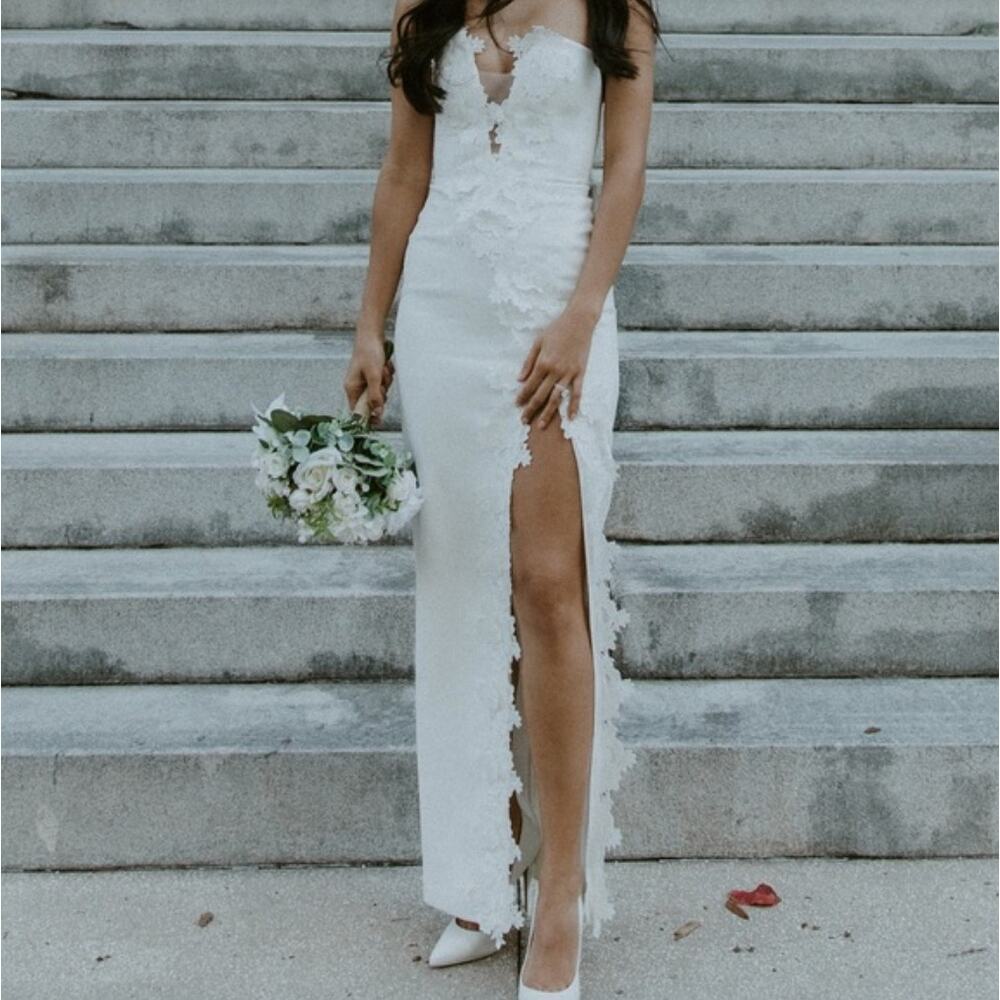 Elegant White Strapless Maxi Dress - Picture 3 of 16